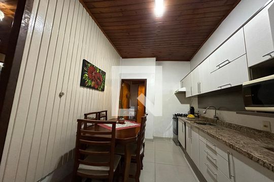Cozinha de casa para alugar com 3 quartos, 90m² em Vicentina, São Leopoldo
