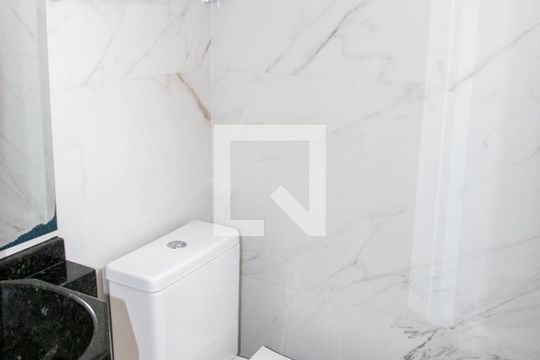 Lavabo de casa para alugar com 2 quartos, 120m² em Vila Nivi, São Paulo