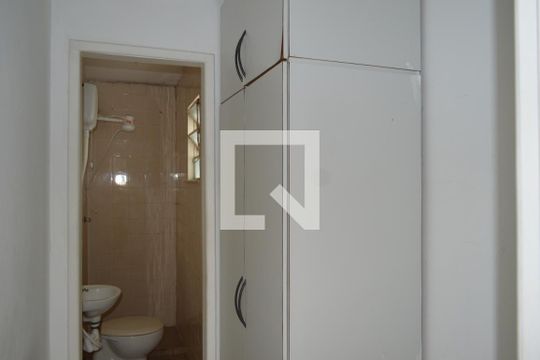 Área de serviço - Quarto e banheiro de apartamento à venda com 3 quartos, 85m² em Anil, Rio de Janeiro