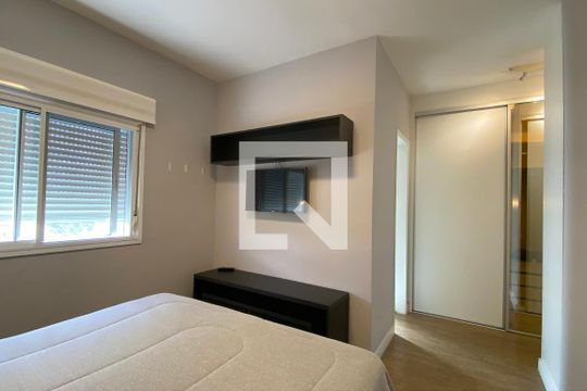 Suíte 1 de apartamento para alugar com 3 quartos, 132m² em Alphaville, Santana de Parnaíba
