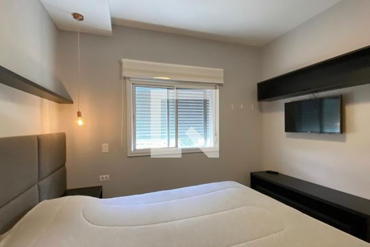 Suíte 1 de apartamento para alugar com 3 quartos, 132m² em Alphaville, Santana de Parnaíba