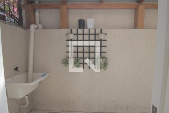 Área de Serviço de casa de condomínio à venda com 1 quarto, 80m² em Niterói, Canoas