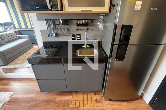 Cozinha  de kitnet/studio à venda com 1 quarto, 18m² em Pinheiros, São Paulo