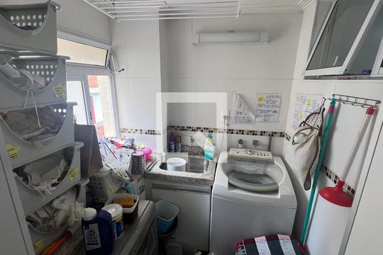 Área de Serviço de apartamento para alugar com 2 quartos, 62m² em Pinheiros, São Paulo