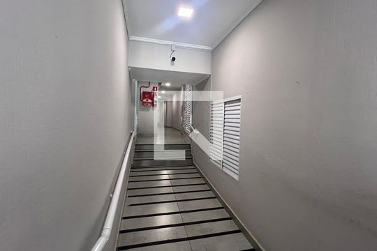 Hall de entrada de apartamento para alugar com 2 quartos, 62m² em Pinheiros, São Paulo