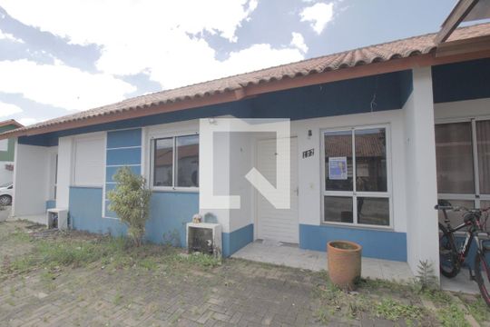 Fachada da casa de apartamento à venda com 2 quartos, 52m² em Olaria, Canoas