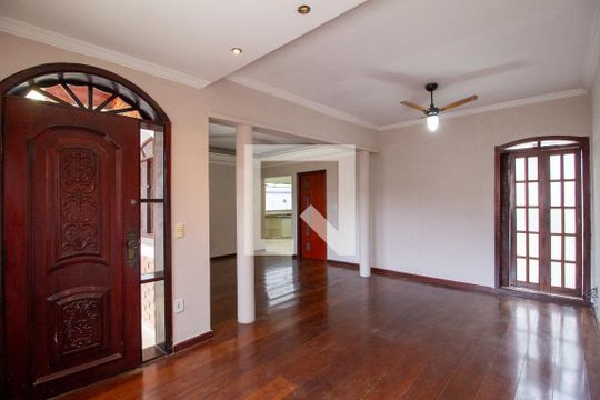 Casa para alugar com 3 quartos, 250m² em Jardim Guarujá, Sorocaba