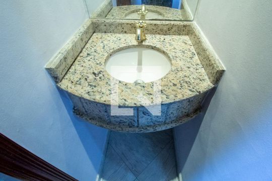 Lavabo de casa para alugar com 3 quartos, 250m² em Jardim Guarujá, Sorocaba