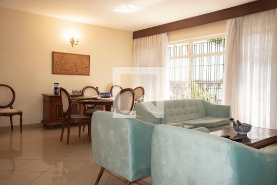 Casa à venda com 3 quartos, 200m² em Mirandópolis, São Paulo