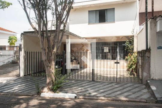 Fachada de casa à venda com 3 quartos, 200m² em Mirandópolis, São Paulo