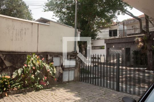 Garagem de casa à venda com 3 quartos, 200m² em Mirandópolis, São Paulo