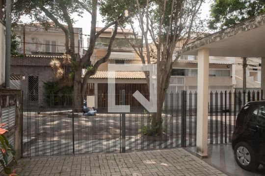 Vista da Sala de casa à venda com 3 quartos, 200m² em Mirandópolis, São Paulo
