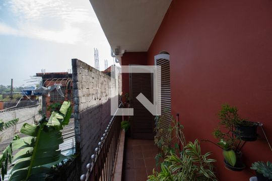 Varanda de casa à venda com 3 quartos, 250m² em Jardim Marabá, São Paulo