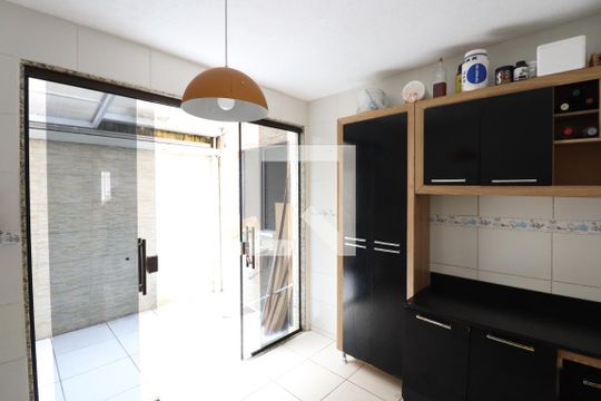 Cozinha de casa para alugar com 2 quartos, 70m² em Nova Cidade, São Gonçalo