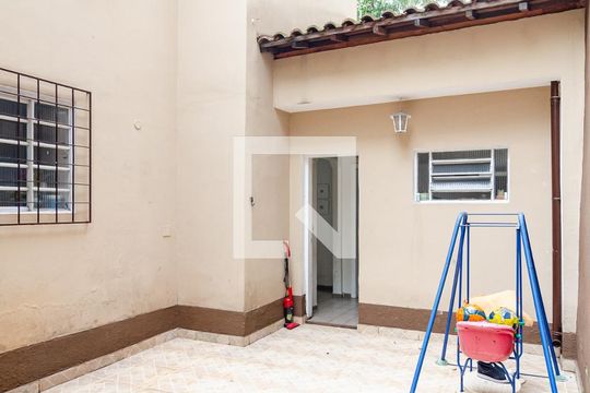Quintal de casa à venda com 3 quartos, 185m² em Vila Clementino, São Paulo
