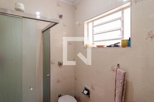 Banheiro de Serviço de casa à venda com 3 quartos, 185m² em Vila Clementino, São Paulo