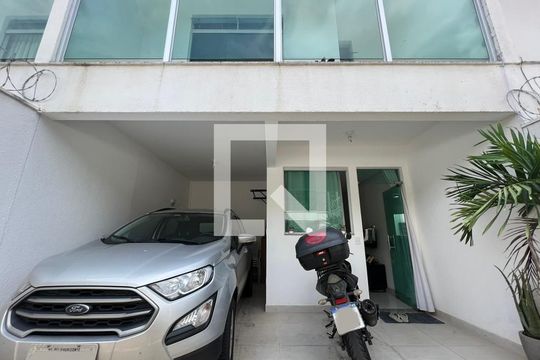 Garagem de casa à venda com 3 quartos, 127m² em Vale das Orquídeas, Contagem