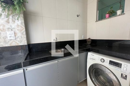 Área de Serviço de casa à venda com 3 quartos, 127m² em Vale das Orquídeas, Contagem