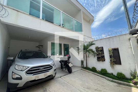 Garagem de casa à venda com 3 quartos, 127m² em Vale das Orquídeas, Contagem