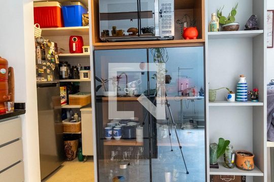 Cozinha de apartamento para alugar com 2 quartos, 124m² em Cerqueira César, São Paulo