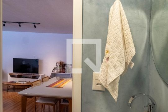 Lavabo de apartamento para alugar com 2 quartos, 124m² em Cerqueira César, São Paulo