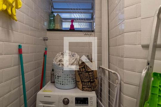 Área de Serviço de apartamento para alugar com 2 quartos, 124m² em Cerqueira César, São Paulo