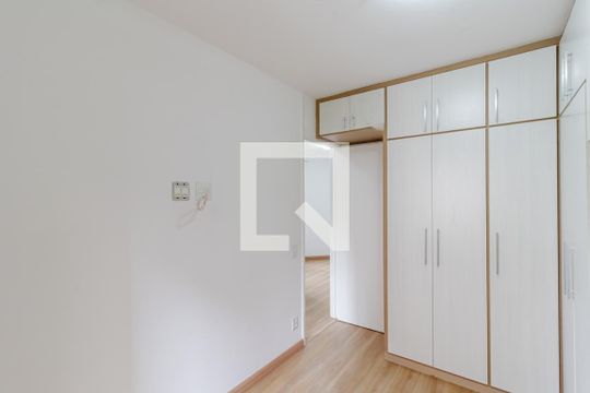 Quarto 1 de apartamento para alugar com 2 quartos, 54m² em Vila Vermelha, São Paulo