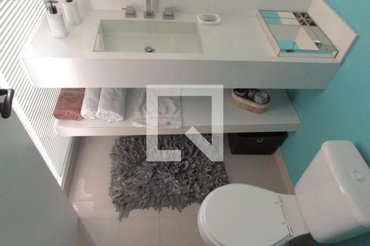 Banheiro de apartamento à venda com 2 quartos, 99m² em Vila Progredior, São Paulo