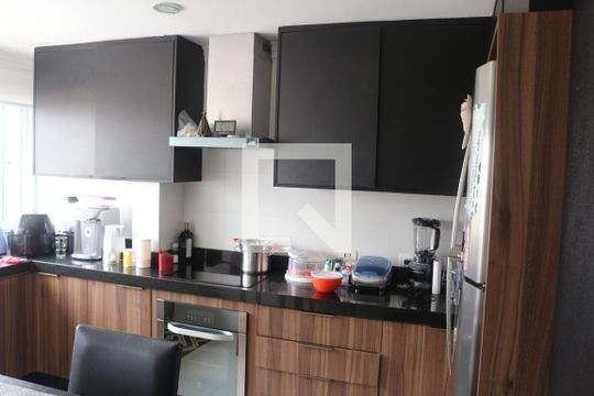 Cozinha de apartamento à venda com 2 quartos, 140m² em Santa Paula, São Caetano do Sul