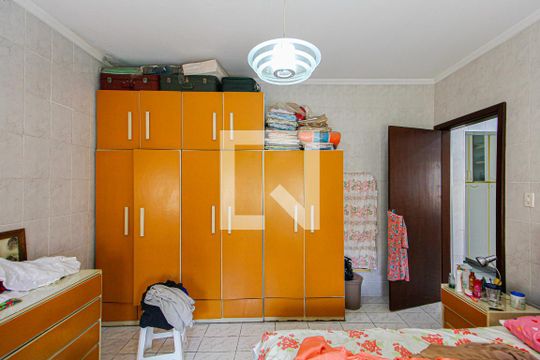 Quarto 2 de casa à venda com 2 quartos, 300m² em Vila Scarpelli, Santo André