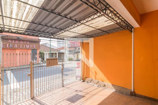 Garagem de casa à venda com 2 quartos, 98m² em Vila Bastos, Santo André