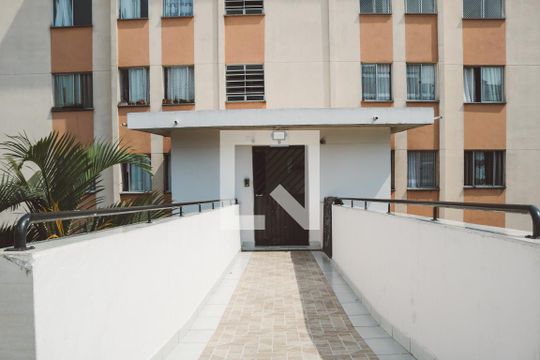 Fachada do bloco de apartamento para alugar com 2 quartos, 70m² em Conjunto Habitacional Jova Rural, São Paulo