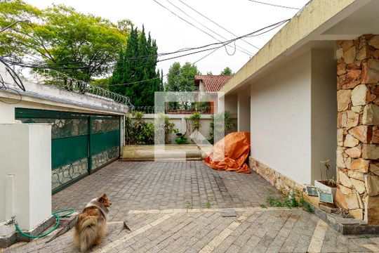 Garagem de casa para alugar com 3 quartos, 450m² em Jardim Santo Amaro, São Paulo