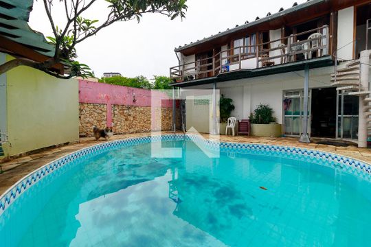 Piscina de casa para alugar com 3 quartos, 450m² em Jardim Santo Amaro, São Paulo