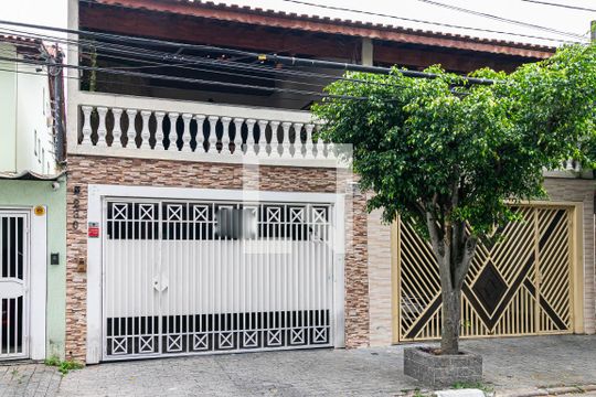 Fachada de casa à venda com 3 quartos, 280m² em Vila Matilde, São Paulo