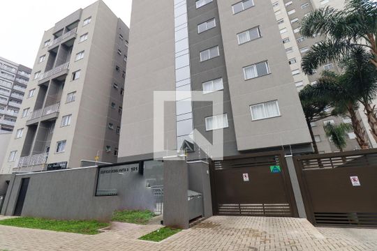 Fachada  de apartamento para alugar com 1 quarto, 35m² em Portão, Curitiba