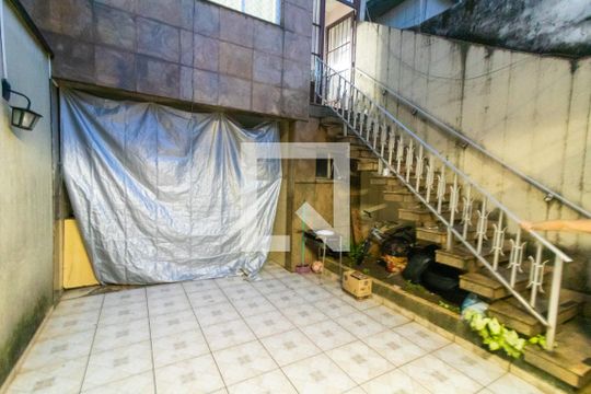 Área Externa de casa à venda com 4 quartos, 210m² em Jardim Santa Maria, São Paulo