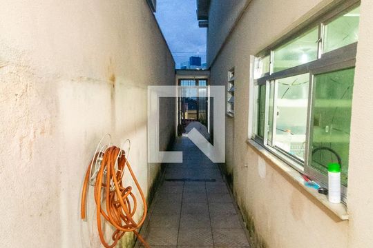 Área Externa de casa à venda com 4 quartos, 210m² em Jardim Santa Maria, São Paulo