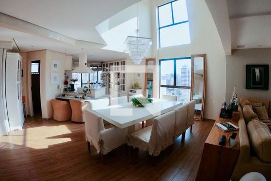 Sala de apartamento à venda com 2 quartos, 135m² em Vila Nova Conceição, São Paulo
