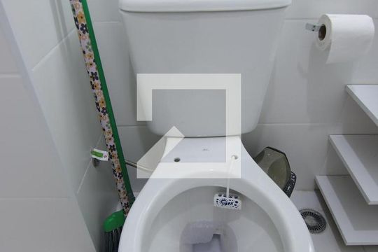 Banheiro de apartamento para alugar com 1 quarto, 29m² em Vila Ré, São Paulo