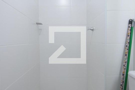 Banheiro de apartamento para alugar com 1 quarto, 29m² em Vila Ré, São Paulo