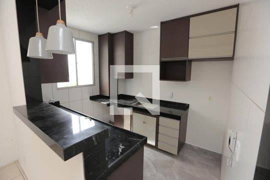 Cozinha de apartamento à venda com 2 quartos, 49m² em Califórnia, Contagem