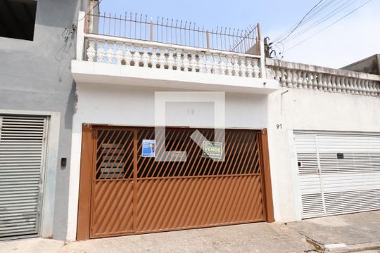Fachada de casa à venda com 5 quartos, 250m² em Jardim Nossa Senhora Aparecida, São Paulo