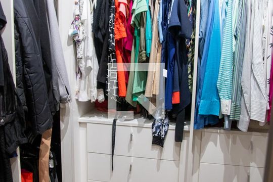 Closet de apartamento à venda com 1 quarto, 50m² em Vila Gustavo, São Paulo