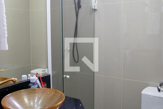 Banheiro de apartamento à venda com 1 quarto, 50m² em Vila Gustavo, São Paulo