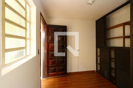 Dispensa de casa à venda com 3 quartos, 200m² em Vila Camilopolis, Santo André