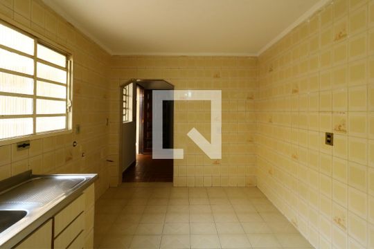 Cozinha de casa à venda com 3 quartos, 200m² em Vila Camilopolis, Santo André