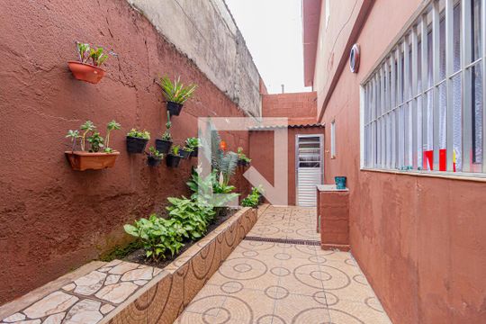 Quintal de casa à venda com 3 quartos, 200m² em Centro, Osasco