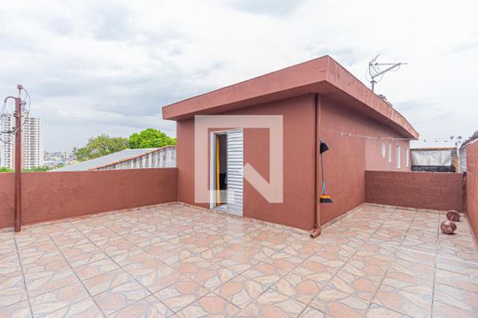 Sacada do quarto 3 de casa à venda com 3 quartos, 200m² em Centro, Osasco