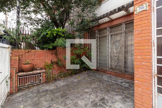 Quintal de casa à venda com 3 quartos, 80m² em Parque São Jorge, São Paulo